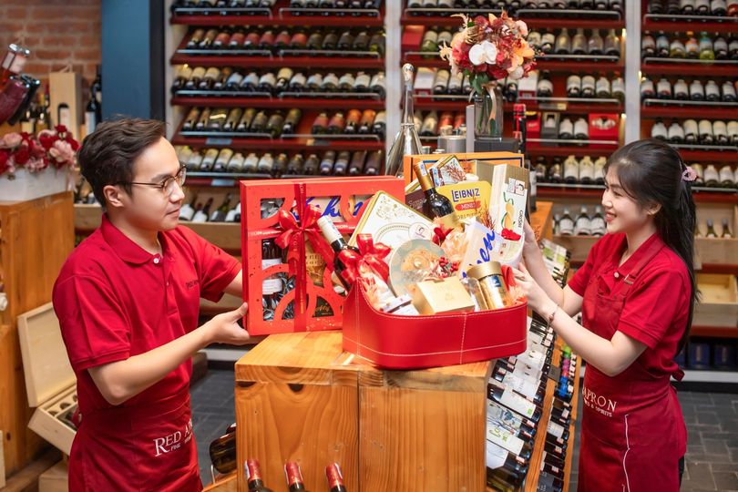 Shop rượu Red Apron Fine Wines and Spirits, 69 Trần Hưng Đạo, Phường Nại Hiên Đông, Quận Sơn Trà, Thành phố Đà Nẵng