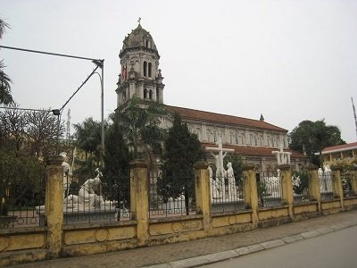 Giáo xứ Hà Đông - Giáo hạt Hà Nội, Tổng Giáo Phận Hà Nội, 01 Hoàng Hoa Thám, Phường Nguyễn Trãi, Quận Hà Đông, Thành phố Hà Nội